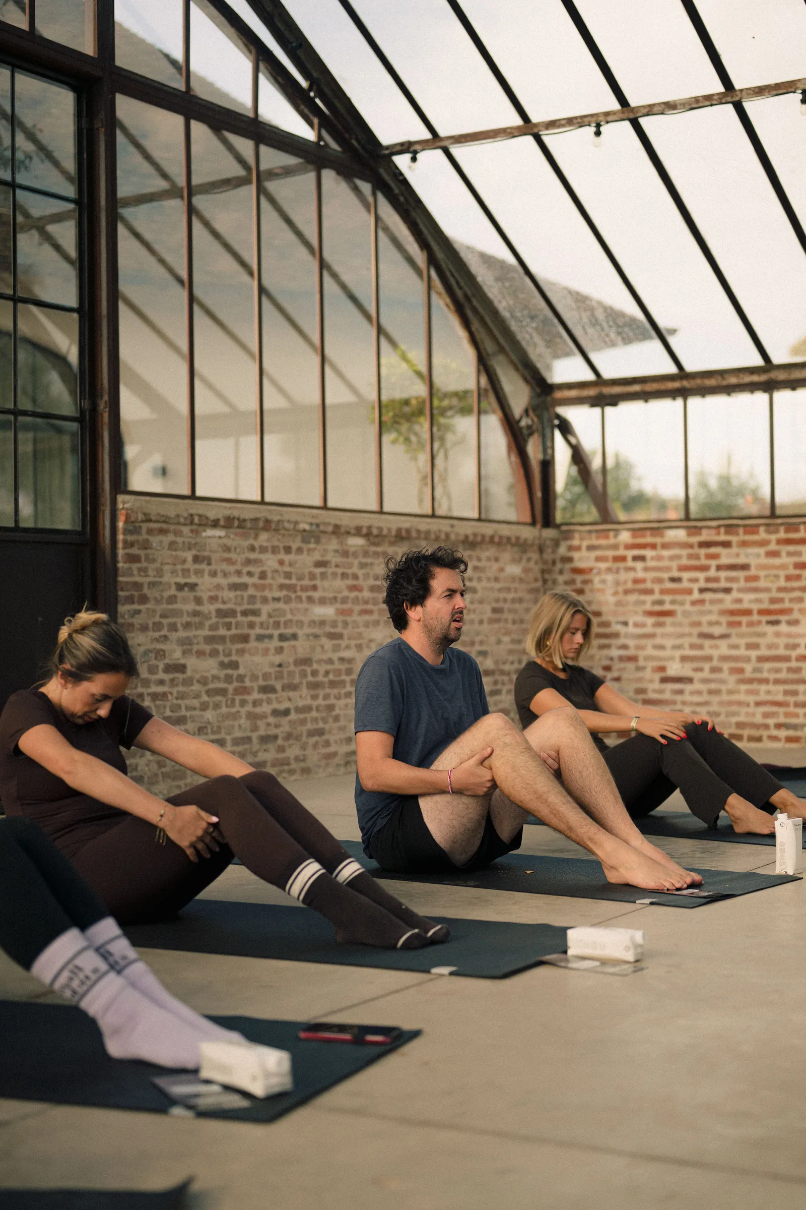 Founders werken in duo op de vloer
