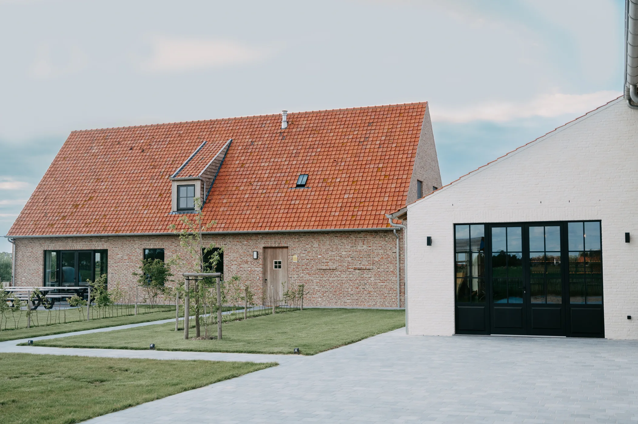 Spoor 74, de hoeve met het gazon
